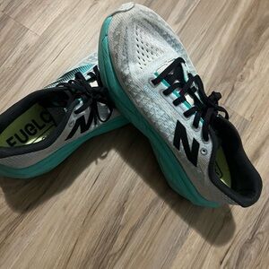 New Balance FuelCell SC Carbon race shoes women 9.5